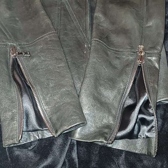 Andrew Marc black leather jacket, size Medium - Picture 5 of 11